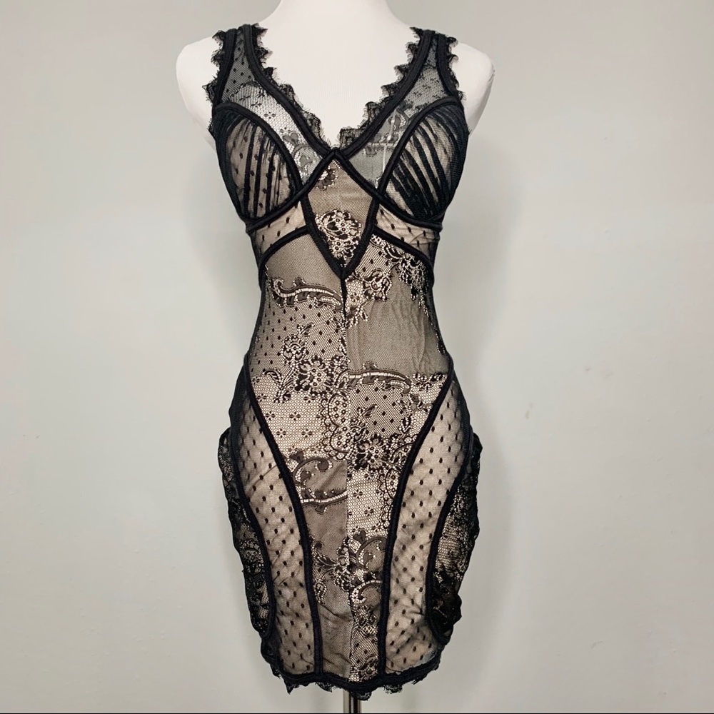 BEBE Vneck Lace Dress